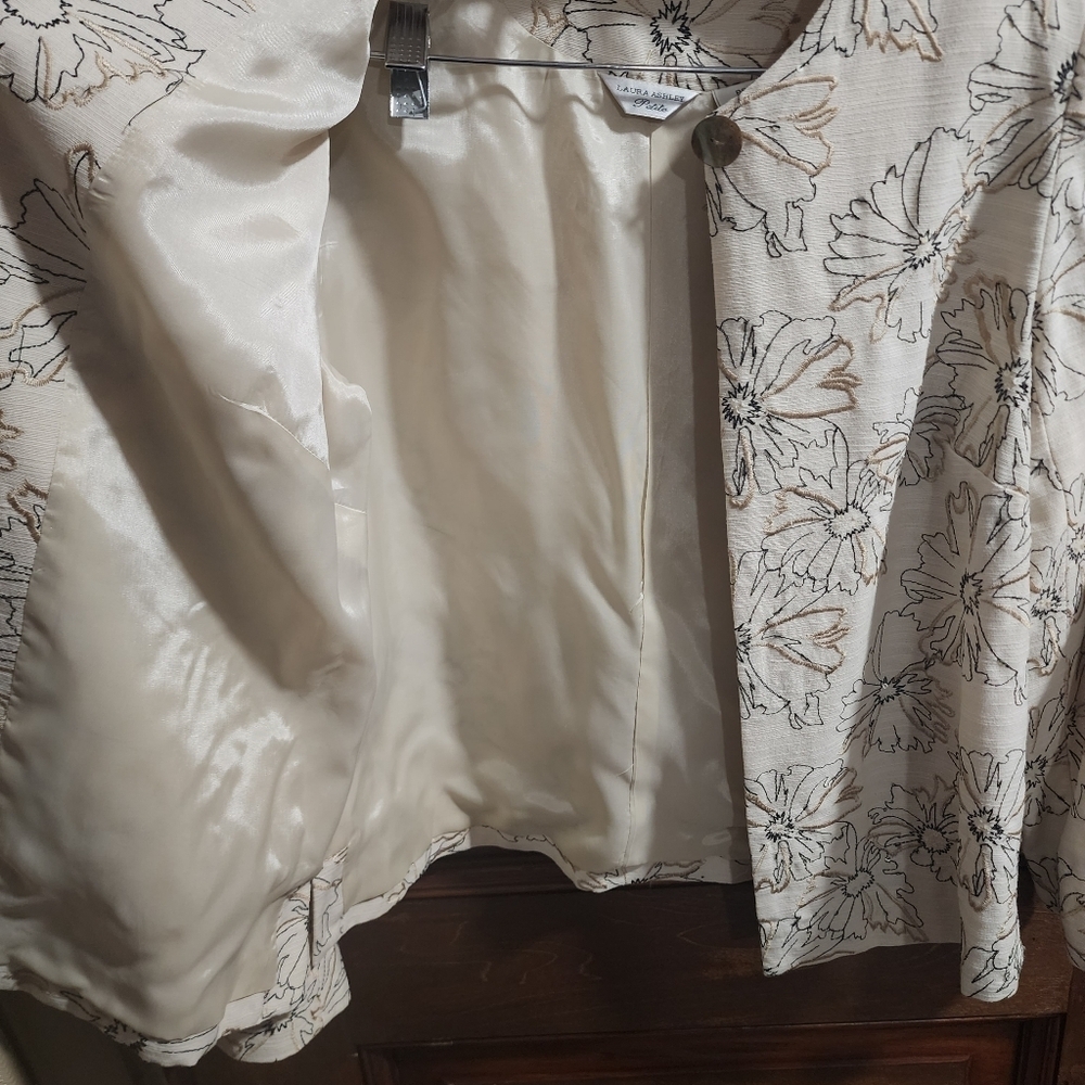 Laura Ashley Petite Floral Embroidered Jacket Size Petite Small - Picture 6 of 9